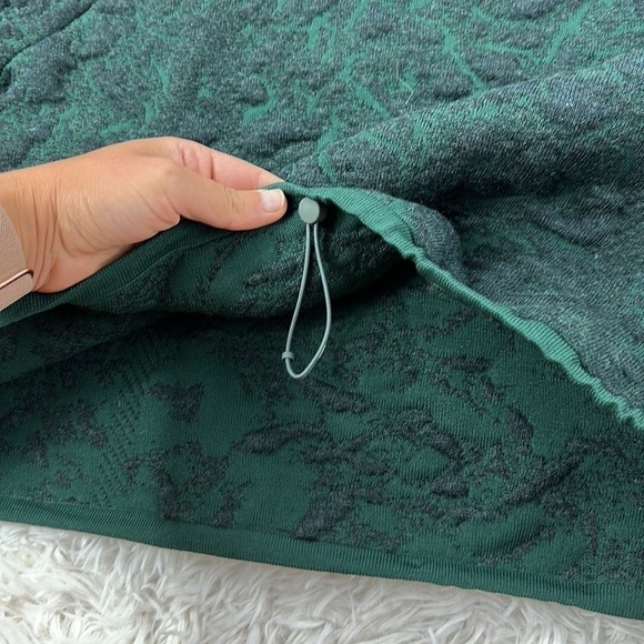 Lululemon Jacquard Multi-Texture Crew Neck Sweater Heathered Smoked Spruce - Picture 5 of 8